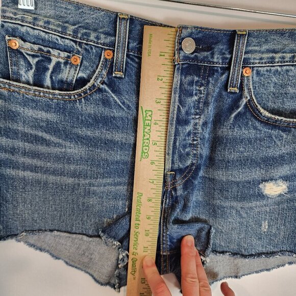 Levi's High Rise‎ Button Fly Wedgie Shorts Distressed Raw Hem Mid Wash Cheeky 28 - Picture 11 of 12